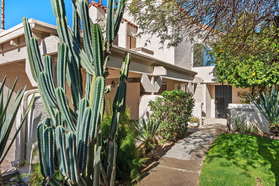73322 Shadow Mountain Dr in Palm Desert, CA - Building Photo