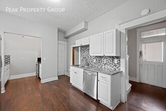 2349 Stratford Ave in Cincinnati, OH - Building Photo - Building Photo