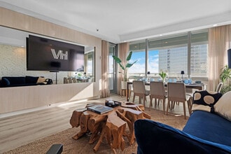 1395 Brickell Ave in Miami, FL - Building Photo - Building Photo