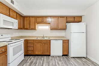 Partridge Meadows Apartments in Louisville, KY - Foto de edificio - Building Photo