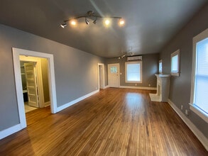147 N Lewis Pl in Tulsa, OK - Building Photo - Building Photo