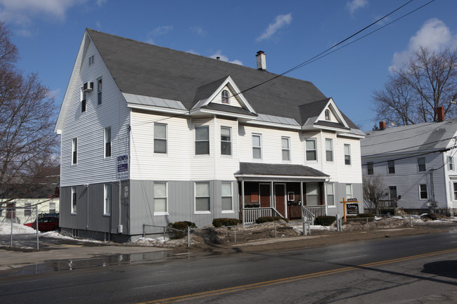 45-51 Pelham St in Methuen, MA - Foto de edificio - Building Photo