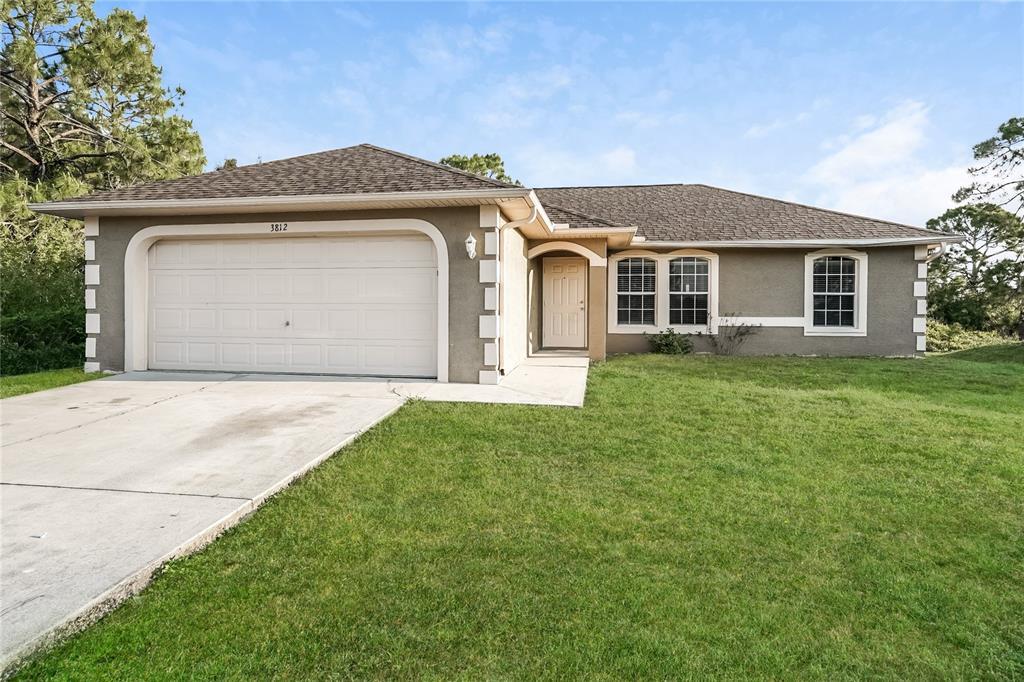 3812 22nd St SW in Lehigh Acres, FL - Building Photo