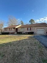 1836 Ramblewood Rd in Petersburg, VA - Building Photo