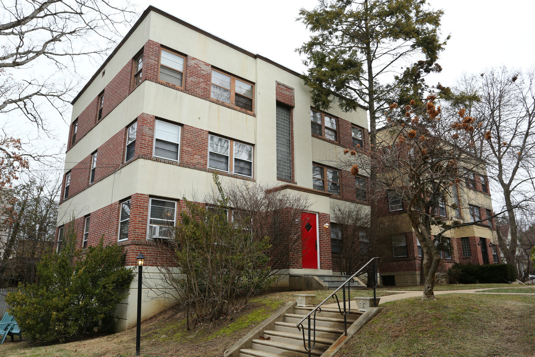 Beechwood Apartments in Narberth, PA - Foto de edificio