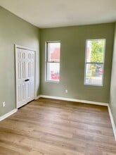 1126 Deutz Ave in Hamilton Township, NJ - Foto de edificio - Building Photo