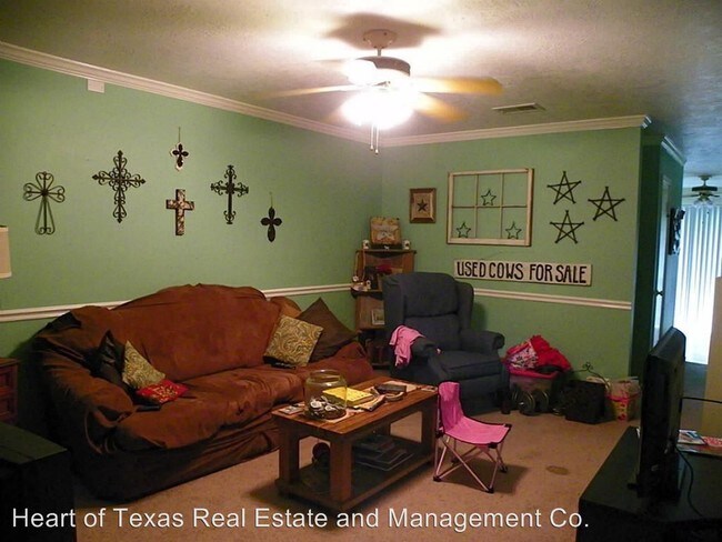 2521 Crosstimbers St in Huntsville, TX - Building Photo - Building Photo