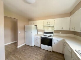 1122 Oakland St in Cheney, WA - Building Photo