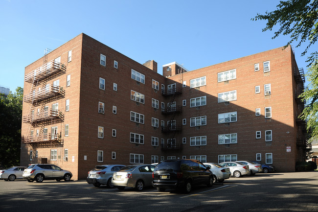 Aycrigg Manor in Passaic, NJ - Foto de edificio - Building Photo