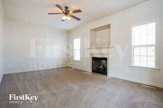 121 Millwood Dr in Clayton, NC - Foto de edificio - Building Photo