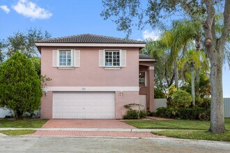 192 SW 204th Ave in Pembroke Pines, FL - Building Photo - Building Photo
