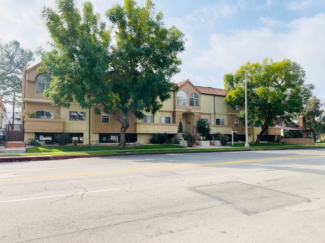 11306 Moorpark St, Unit 8 in North Hollywood, CA - Building Photo