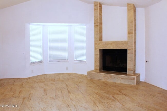 11366 Lake Loy Dr in El Paso, TX - Building Photo - Building Photo