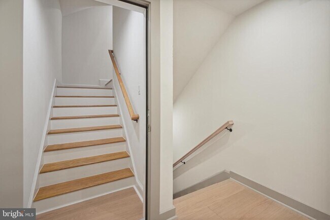 1329 Connecticut Ave NW in Washington, DC - Building Photo - Building Photo