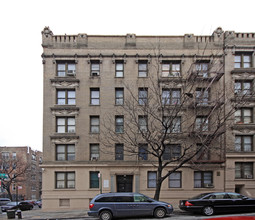 823-825 W 180th St in New York, NY - Building Photo - Building Photo