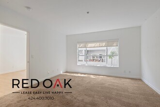 La Elle Apartments in West Hollywood, CA - Building Photo - Building Photo