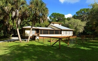 8260 Ibis St in Sarasota, FL - Building Photo