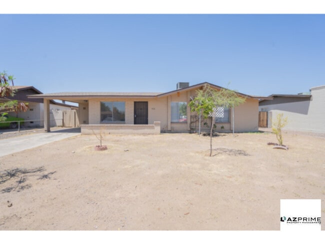 9018 W Turney Ave in Phoenix, AZ - Building Photo - Building Photo