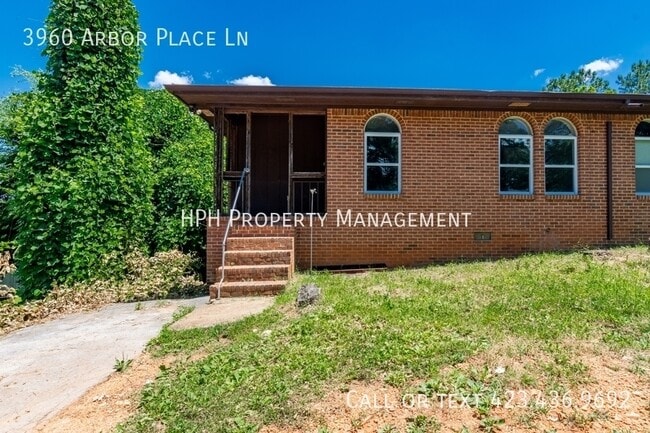 property at 3960 Arbor Pl Ln