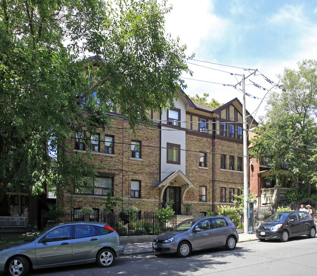 410 Dovercourt Rd in Toronto, ON - Building Photo - Building Photo