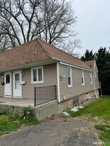 7 Summit Ave in Milford, CT - Building Photo