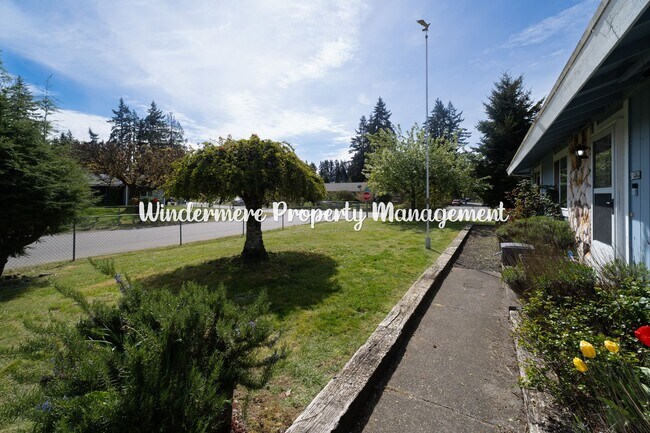 4210 Eastwood Ave SE in Port Orchard, WA - Building Photo - Building Photo