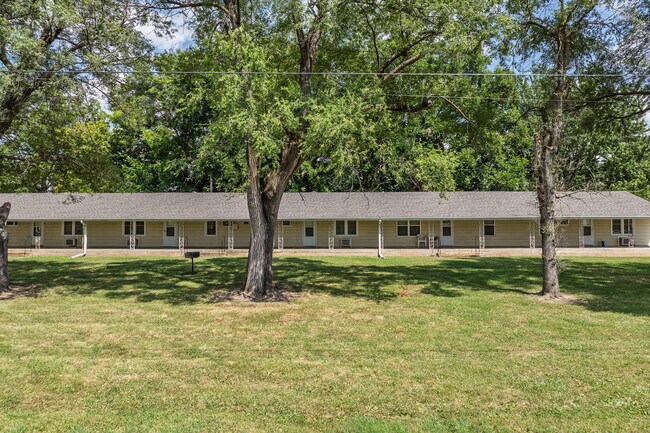 304-314 Walnut St in Buffalo, MO - Building Photo - Building Photo