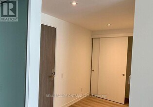 161 Roehampton Ave in Toronto, ON - Building Photo - Building Photo