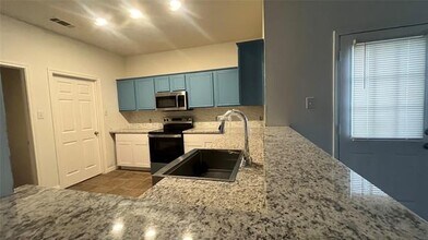 10330 Waterbury Dr in Providence Village, TX - Building Photo - Building Photo