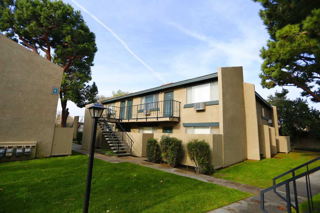 Stockdale Pines Apartments in Bakersfield, CA - Foto de edificio