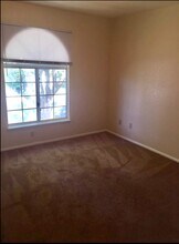 525 Cooper Ave, Unit 2 in Yuba City, CA - Foto de edificio - Building Photo