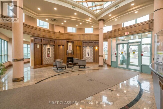 4850 Glen Erin Dr in Mississauga, ON - Building Photo - Building Photo