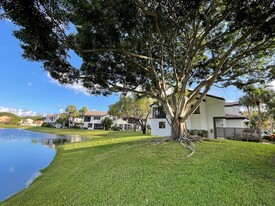 7525 NW 61st Ter in Parkland, FL - Foto de edificio - Building Photo