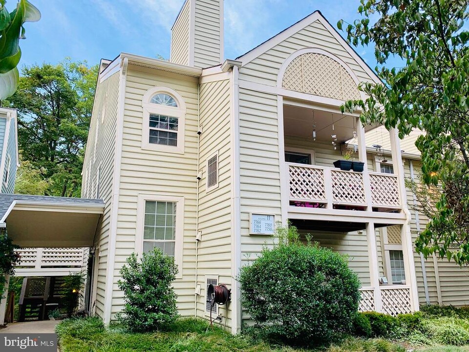 7762 Willow Point Dr in Falls Church, VA - Building Photo