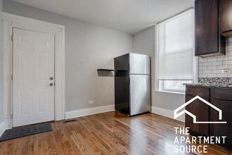 3614 W George St, Unit 1F in Chicago, IL - Building Photo - Building Photo