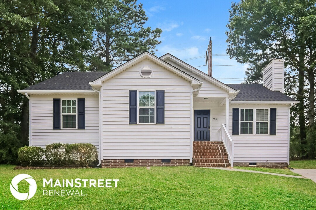 5201 Pronghorn Ln in Raleigh, NC - Foto de edificio