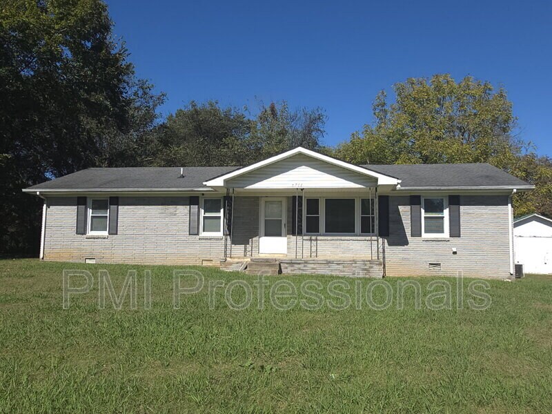 5788 George Franklin Rd in Smyrna, TN - Building Photo
