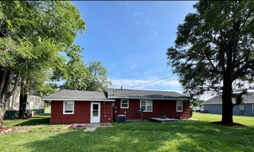 707 W Elizabeth St in Kirksville, MO - Building Photo - Building Photo