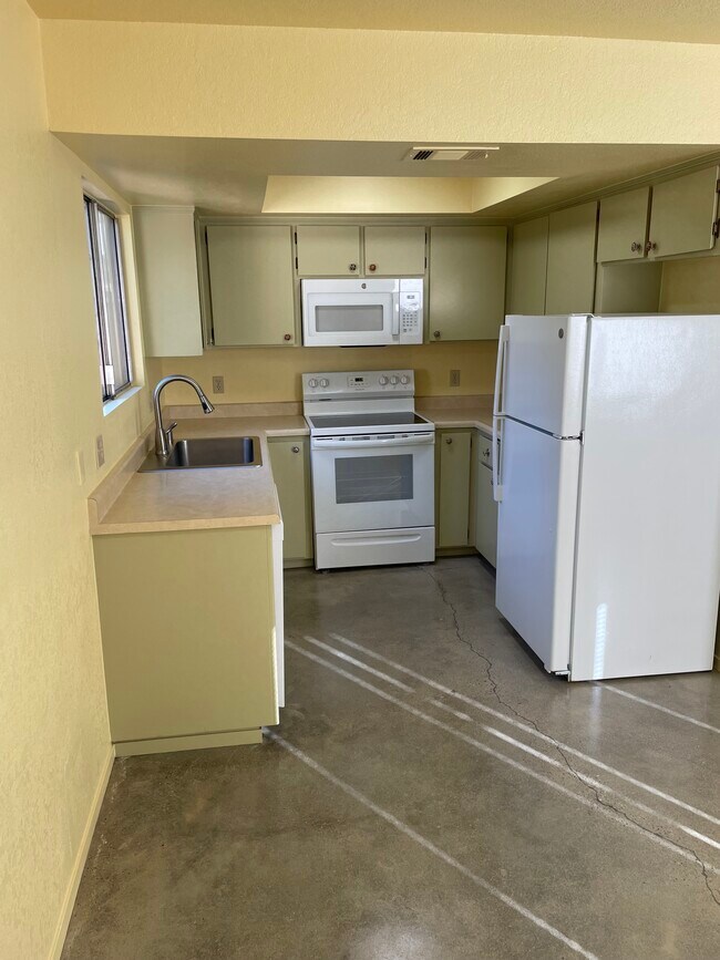 720 Park St, Unit A in Paso Robles, CA - Building Photo - Building Photo