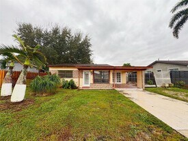 6716 Atlanta St in Hollywood, FL - Building Photo