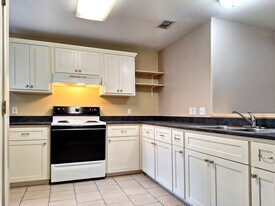 1907 Maria Isabel Dr, Unit B in Weslaco, TX - Building Photo