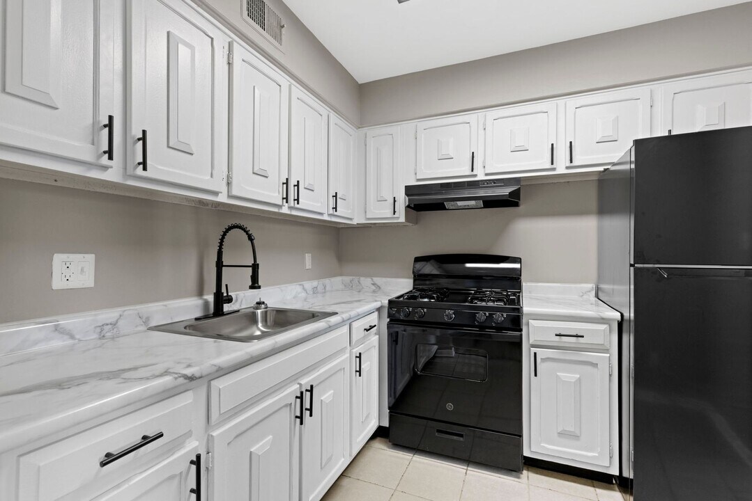 The Cedars Apartment Homes in Indianapolis, IN - Foto de edificio