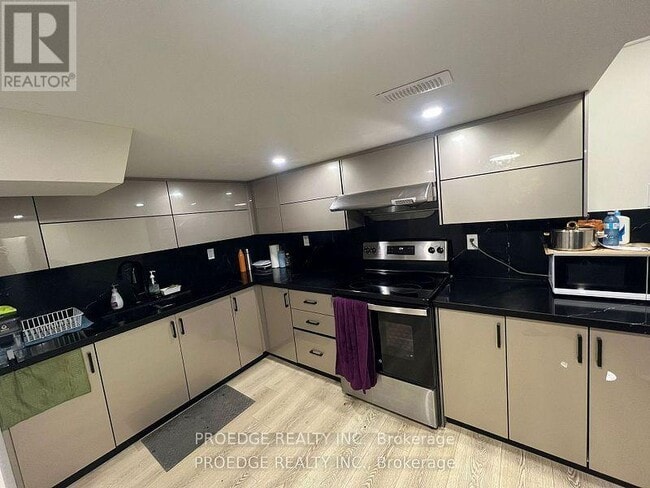 property at 18 Fireside Dr