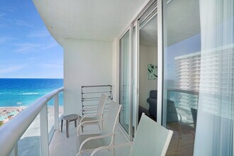 3801 S Ocean Dr in Hollywood, FL - Building Photo - Building Photo
