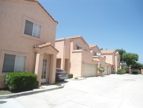 1081 E Grand Ave in Pomona, CA - Building Photo - Building Photo