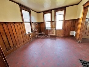 115 N Sanborn Blvd in Mitchell, SD - Building Photo - Building Photo