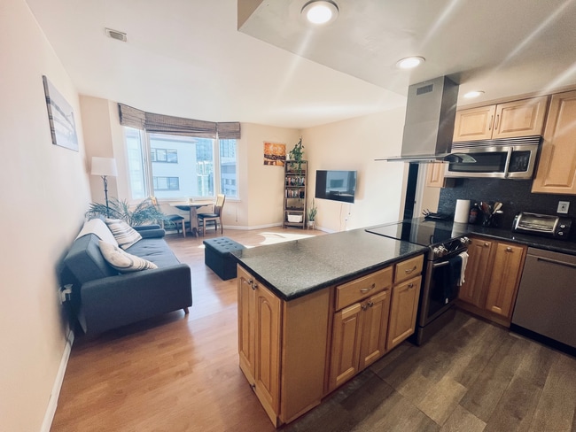 201 Harrison St, Unit 510 in San Francisco, CA - Foto de edificio - Building Photo