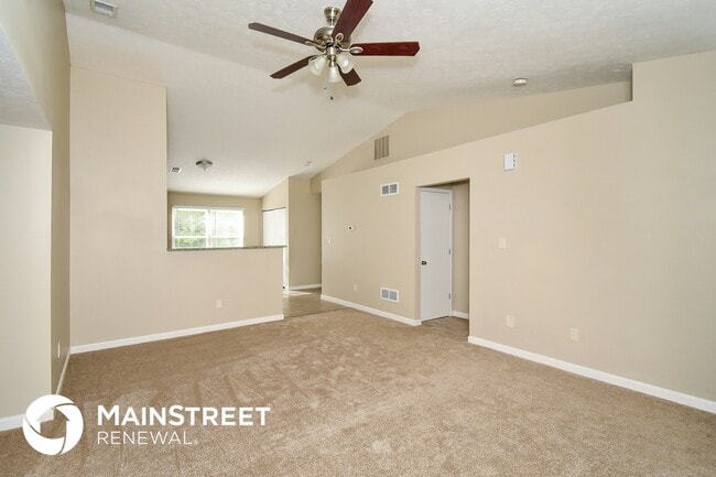 6631 Hunters Creek Blvd in Louisville, KY - Foto de edificio - Building Photo