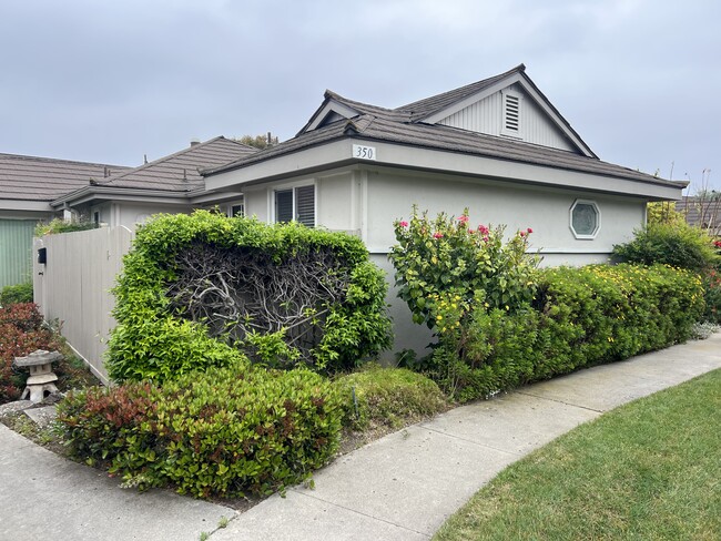 350 N Fairview Ave, Unit 350 N Fairview in Goleta, CA - Foto de edificio - Building Photo