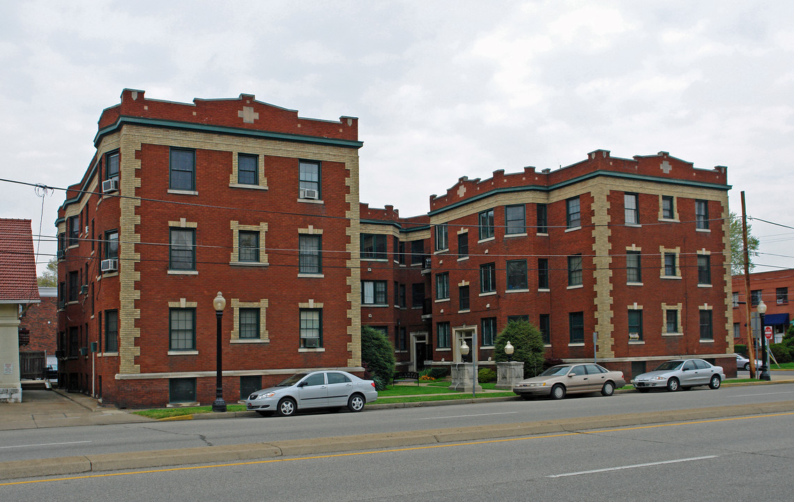 11 Greenbrier St in Charleston, WV - Foto de edificio